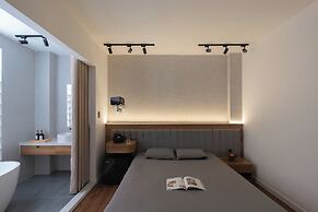 Zeus Living Central Hotel