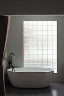 Zeus Living Central Hotel