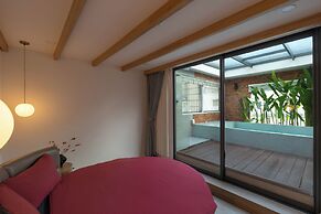 Zeus Living Central Hotel