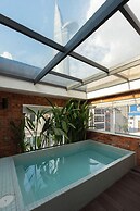 Zeus Living Central Hotel