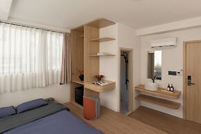 Zeus Living Central Hotel