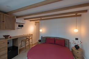 Zeus Living Central Hotel