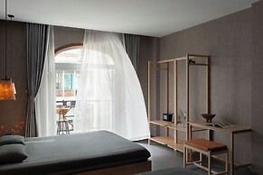 Zeus Living Central Hotel