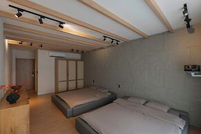 Zeus Living Central Hotel