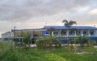 Blue Hotel & Resort