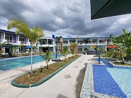 Blue Hotel & Resort