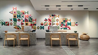 Almond hotel