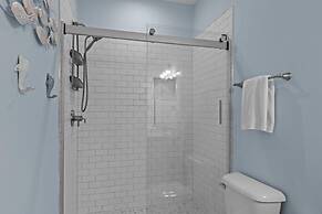 Terminal Sea 3 Bedroom Townhouse by RedAwning