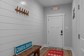 Terminal Sea 3 Bedroom Townhouse by RedAwning