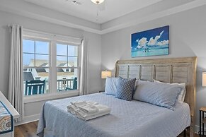 Terminal Sea 3 Bedroom Townhouse by RedAwning