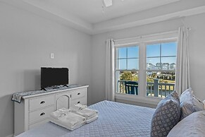 Terminal Sea 3 Bedroom Townhouse by RedAwning