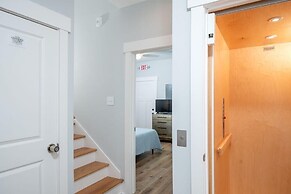 Terminal Sea 3 Bedroom Townhouse by RedAwning