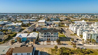 Terminal Sea 3 Bedroom Townhouse by RedAwning