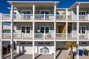 Terminal Sea 3 Bedroom Townhouse by RedAwning