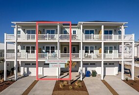 Terminal Sea 3 Bedroom Townhouse by RedAwning