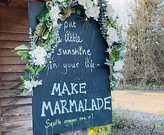 Log Burner and Beamed Ceilings-king Size Bed