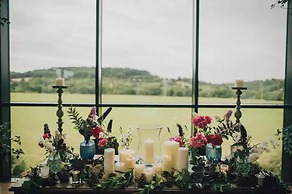 Log Burner and Beamed Ceilings-king Size Bed