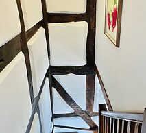 Log Burner and Beamed Ceilings-king Size Bed