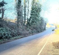 Log Burner and Beamed Ceilings-king Size Bed