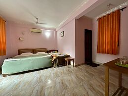 Thomas Ashwem x One Light Stays