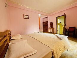 Thomas Ashwem x One Light Stays