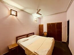 Thomas Ashwem x One Light Stays