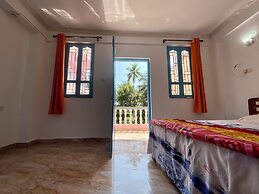 Thomas Ashwem x One Light Stays