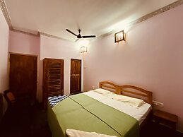 Thomas Ashwem x One Light Stays