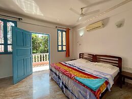 Thomas Ashwem x One Light Stays