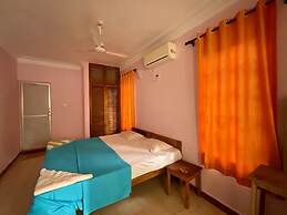 Thomas Ashwem x One Light Stays