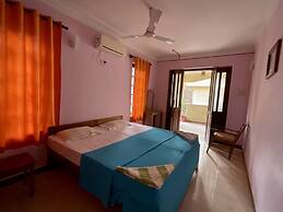 Thomas Ashwem x One Light Stays