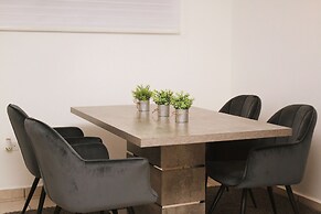 Islabella Guest House