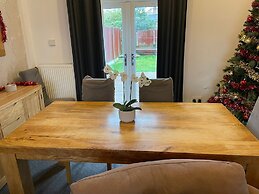 Beautiful 3-bed House in Romford