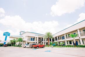 Palace Inn Blue I-45 & College Ave