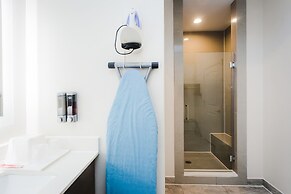 Palace Inn Blue I-45 & College Ave