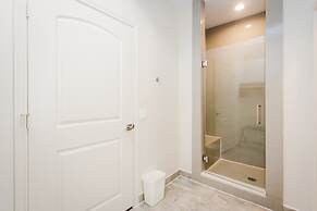 Palace Inn Blue I-45 & College Ave