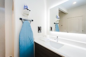 Palace Inn Blue I-45 & College Ave