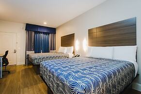 Palace Inn Blue I-45 & College Ave