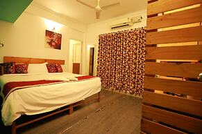 The WAVES by the Beach Inn