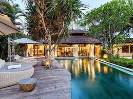 Luxury Balinese 3-bedroom Villa in Seminyak - A Popular Choice!