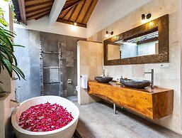 Luxury Balinese 3-bedroom Villa in Seminyak - A Popular Choice!