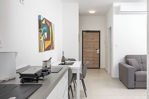 Apartment Lady Laura