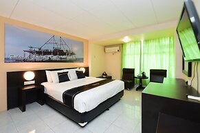 OYO 2487 Sampurna Jaya Hotel