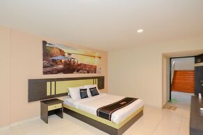 OYO 2487 Sampurna Jaya Hotel