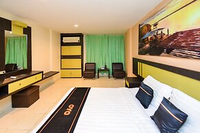 OYO 2487 Sampurna Jaya Hotel