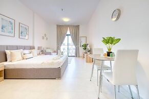 Gorgeous Posh Studio Apartment