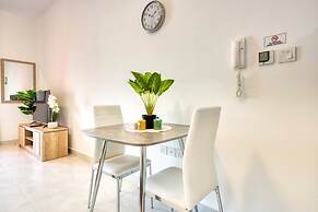 Gorgeous Posh Studio Apartment
