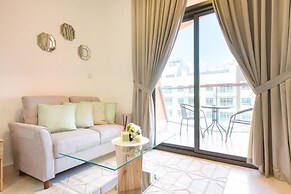 Gorgeous Posh Studio Apartment