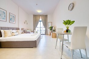 Gorgeous Posh Studio Apartment