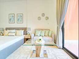 Gorgeous Posh Studio Apartment